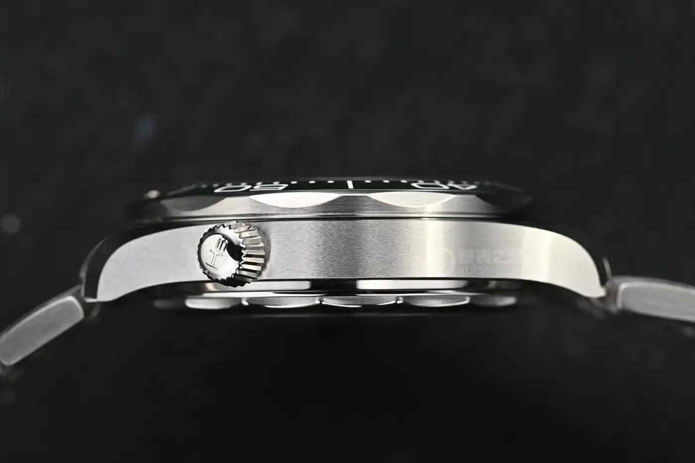 五万预算闭眼入！欧米茄‘绿海马’潜水表，防磁+陶瓷圈，夏天戴绝了！ | 奈斯探表