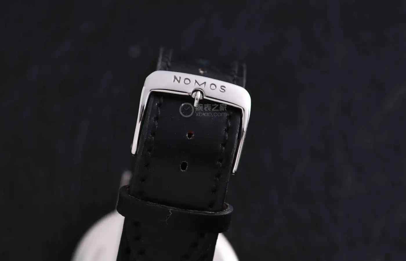 NOMOS红12腕表震撼上新！致敬无国界医生的德式极简美学，限量款抢疯！ | 奈斯探表