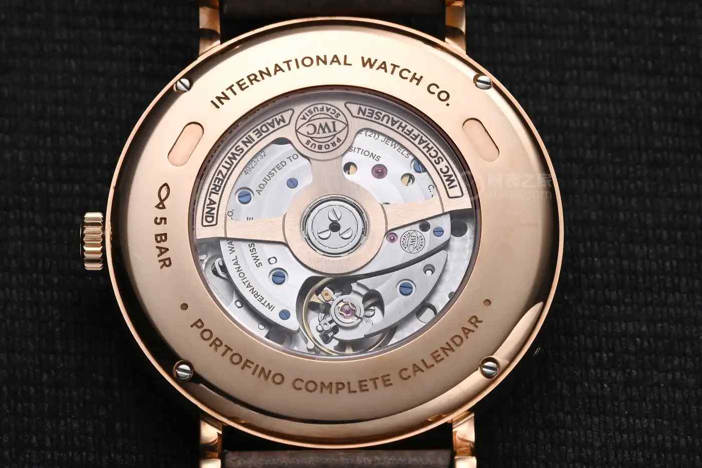 15万预算最佳正装表！万国柏涛菲诺全历月相，经典永不过时！ | 奈斯探表