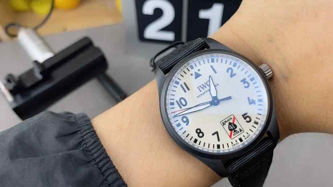 M+厂黑桃A飞行员表实测：这款3K不到的'暗夜王牌'到底香不香？ | 奈斯探表