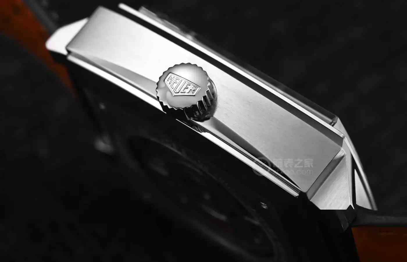 颠覆传统的方形腕表！泰格豪雅摩纳哥100米防水计时码表，左侧表冠设计，彰显独特品位！ | 奈斯探表