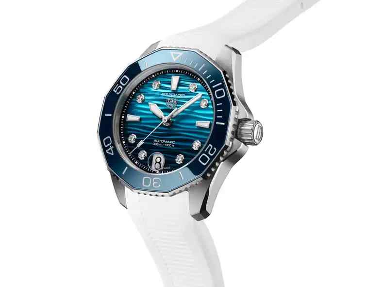 女生也能戴的潜水表！泰格豪雅新竞潜，钻石时标+白胶带太高级！ | 奈斯探表