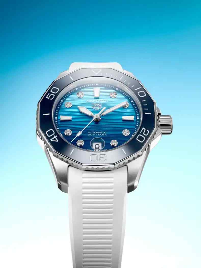 女生也能戴的潜水表！泰格豪雅新竞潜，钻石时标+白胶带太高级！ | 奈斯探表