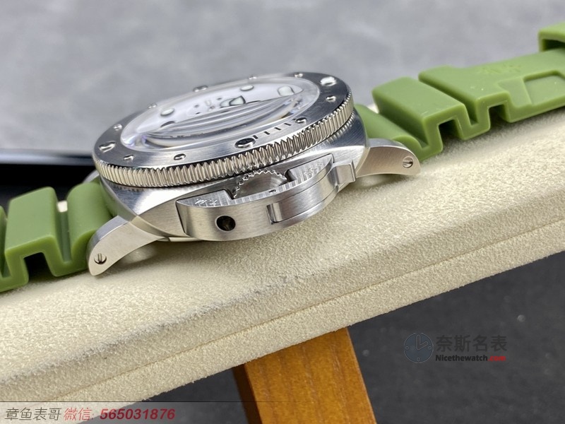 硬汉专属！VS厂沛纳海PAM1226象牙白盘面惊艳亮相，一体机芯带来的硬汉魅力！ | 奈斯探表