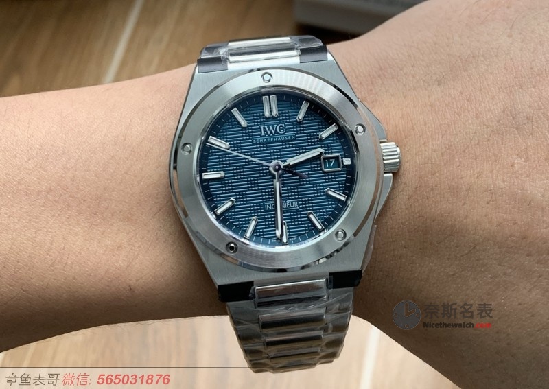 尊达遗作平替！V7厂工程师V2蓝面拆解：这抹湖水蓝比AP更毒？ | 奈斯探表