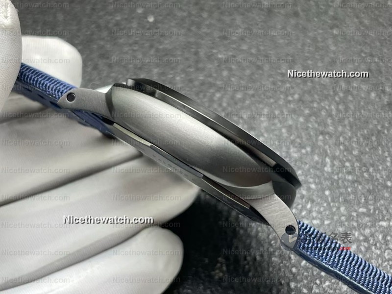 比原装还香？VS沛纳海2319深度拆解：P9010机芯+快拆表带，调日历方式一模一样！ | 奈斯探表