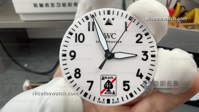 夜光炸裂！M+厂黑桃A飞行员V3实测曝光，整盘发光像科幻战表？ | 奈斯探表