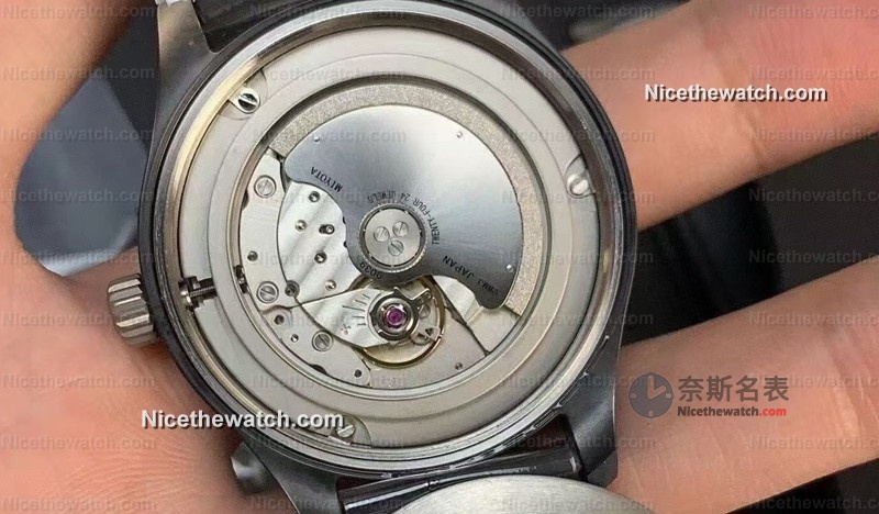 夜光炸裂！M+厂黑桃A飞行员V3实测曝光，整盘发光像科幻战表？ | 奈斯探表