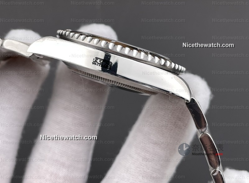 C厂退市后谁接班？VS黑水鬼深度体验：镜面下沉、微调表扣，每一处都对标原厂！ | 奈斯探表