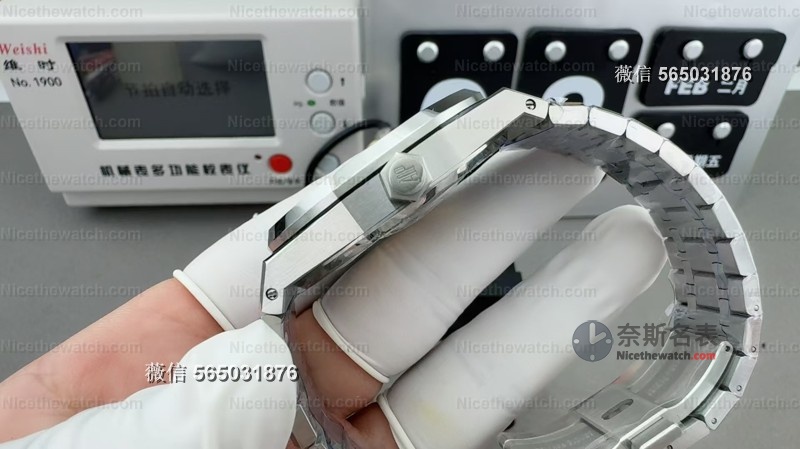 终于对版了！APS新款皇家橡树15500白面（V4版）发布：放射纹+瞬跳日历，细节拉满！ | 奈斯探表