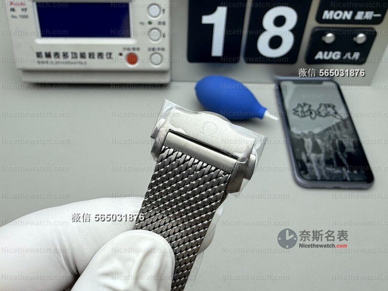 别再买老款了！VS海马300无暇赴死V4终极版实测：无焊点表带，戴上去轻得像没穿！ | 奈斯探表