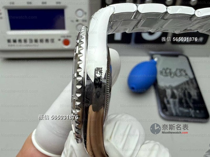 谁说复刻表不能戴出门？VS厂这款蓝游艇戴上手，朋友以为我升职加薪了！ | 奈斯探表