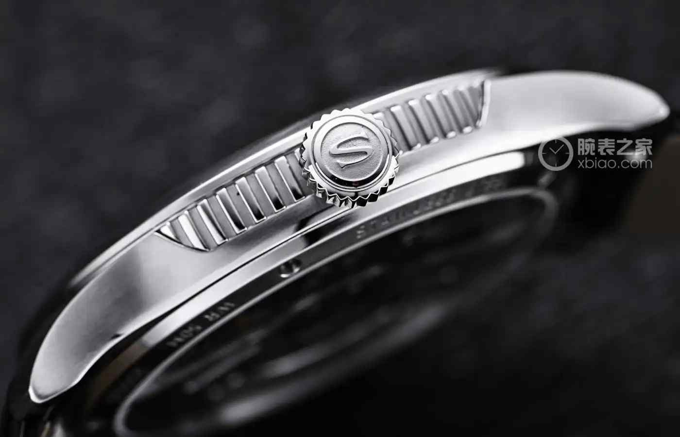 两枚硬币厚！海鸥表杀疯了！26800元拿下全球最薄自动陀飞轮，古琴盘面美到窒息！ | 奈斯探表