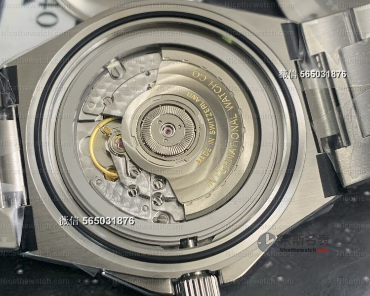 3K内也能戴出“硬汉范儿”？V7厂万国工程师绿面腕表深度实测，性价比炸裂！ | 奈斯探表