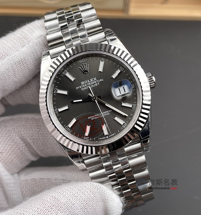 灰盘才是真王者！VS厂劳力士灰日志实测：丹东3235稳到离谱，上手被同事追着问链接！ | 奈斯探表
