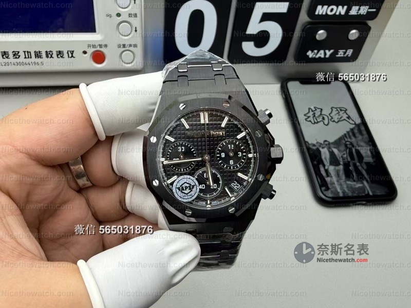 【2025硬核升级】APS皇家橡树26240 V2无卡度一体机实测！飞返计时+全黑陶瓷，机械控看完直呼过瘾！ | 奈斯探表