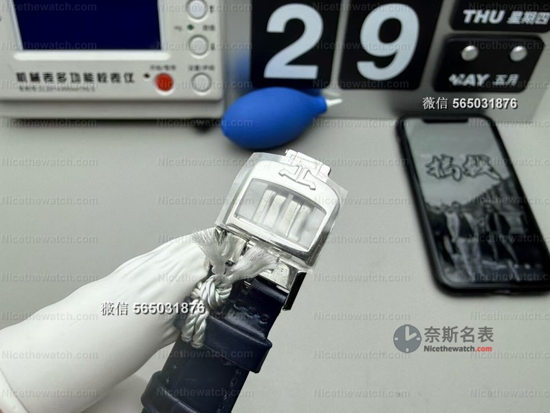 告别“塑料感”女表！APS积家约会复刻细节拉满，浪漫不贵 | 奈斯探表