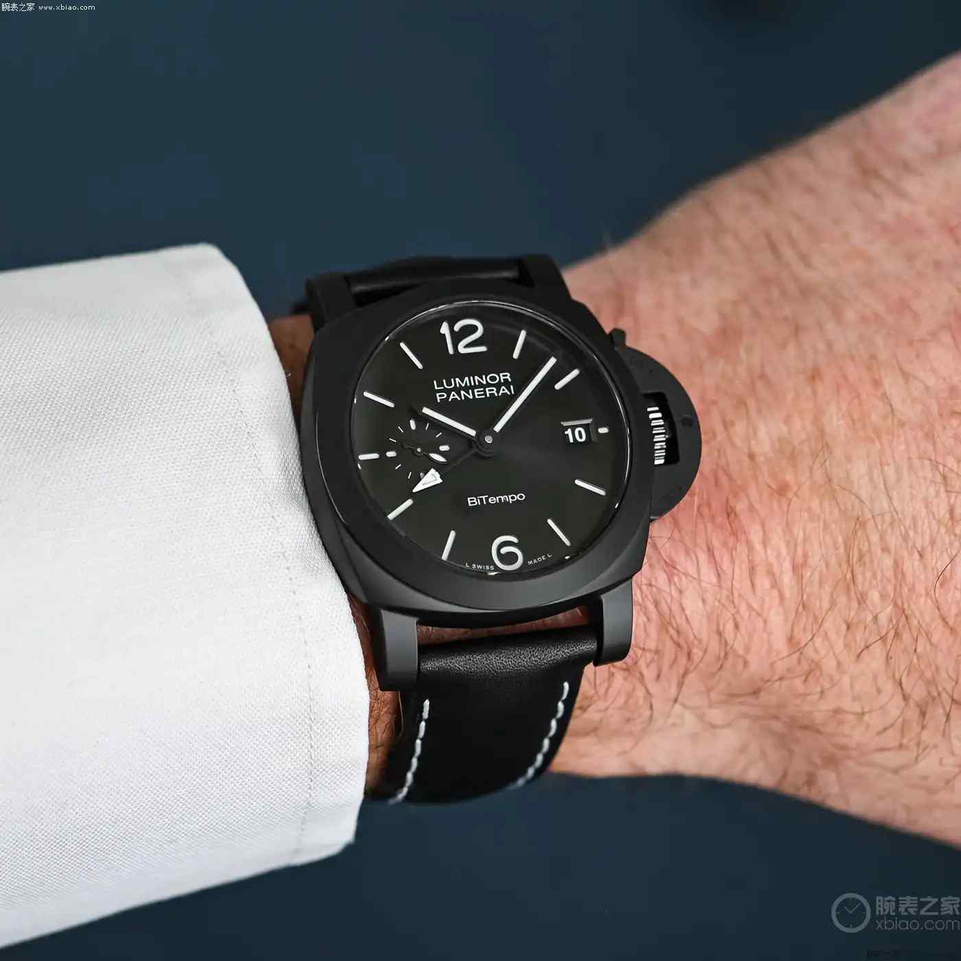 沛纳海首款40mm陶瓷GMT来了！PAM01460黑武士配双时区，72小时动储仅12万出头？ | 奈斯探表