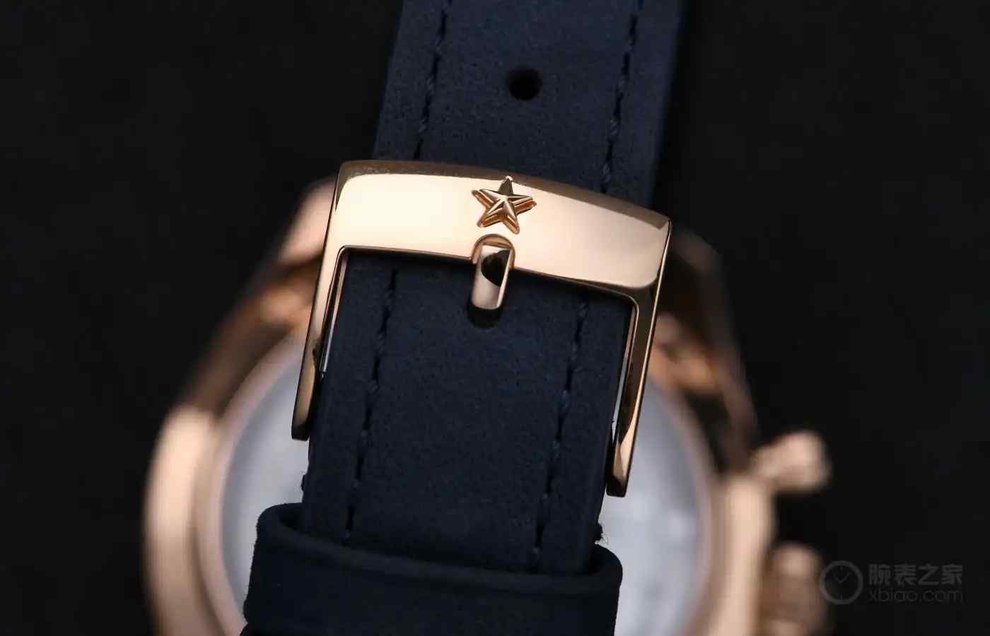 1969年传奇机芯重生！真力时三色计时盘竟暗藏透明秘境 | 奈斯探表