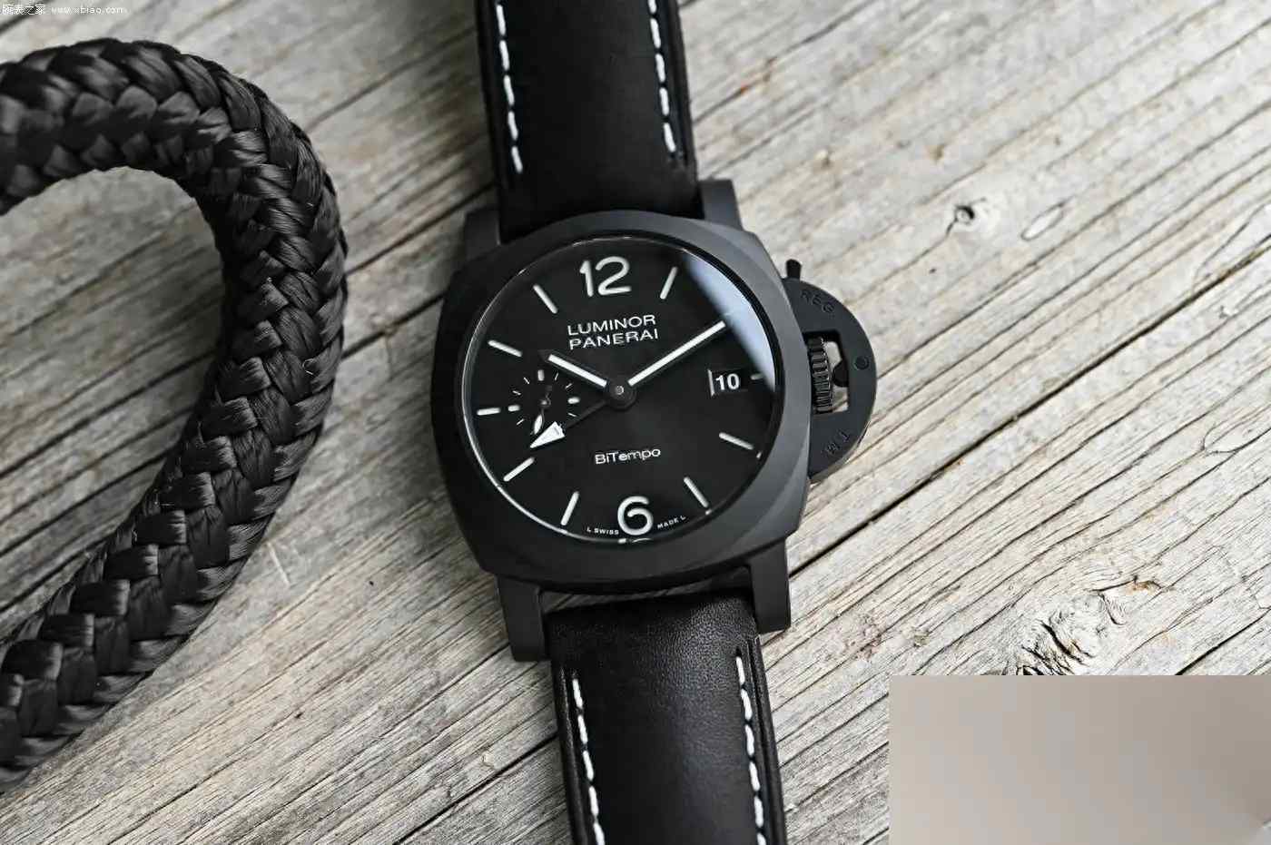 沛纳海首款40mm陶瓷GMT来了！PAM01460黑武士配双时区，72小时动储仅12万出头？ | 奈斯探表