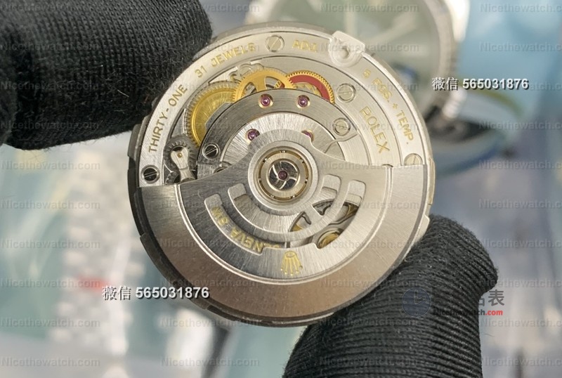 VS厂劳力士日志V2重磅升级！白金狗牙圈终于“对味”，细节拉满成复刻新标杆 | 奈斯探表