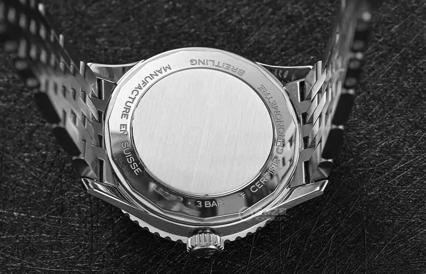 冰蓝盘颠覆传统！百年灵航空计时表41mm完美平衡复古与时尚 | 奈斯探表