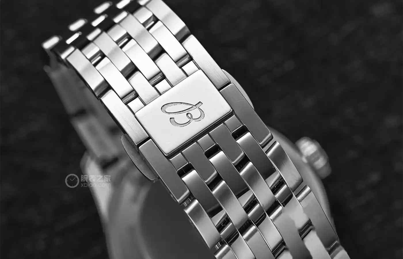 冰蓝盘颠覆传统！百年灵航空计时表41mm完美平衡复古与时尚 | 奈斯探表