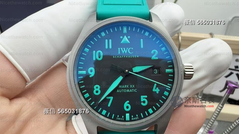 把头终于对了！M+厂V3马石油绿马克20实测：轻如羽毛，帅到犯规！ | 奈斯探表