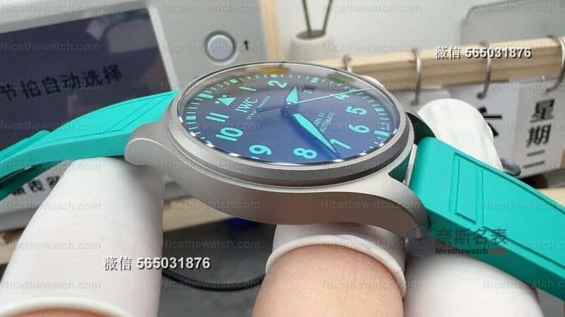 把头终于对了！M+厂V3马石油绿马克20实测：轻如羽毛，帅到犯规！ | 奈斯探表