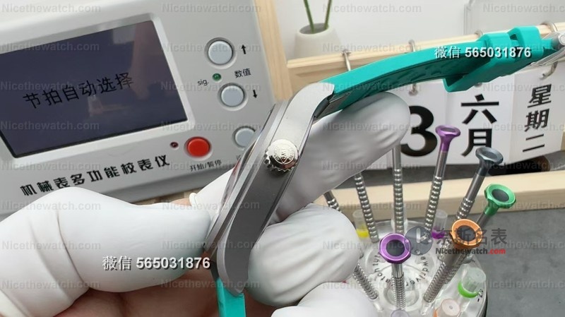 把头终于对了！M+厂V3马石油绿马克20实测：轻如羽毛，帅到犯规！ | 奈斯探表