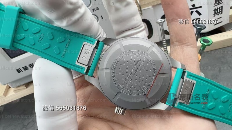 把头终于对了！M+厂V3马石油绿马克20实测：轻如羽毛，帅到犯规！ | 奈斯探表