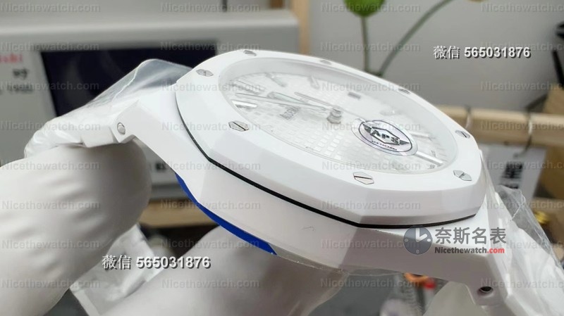 全陶瓷也能高度还原？APS厂爱彼15500白陶瓷实测：轻如羽毛，硬如磐石！ | 奈斯探表