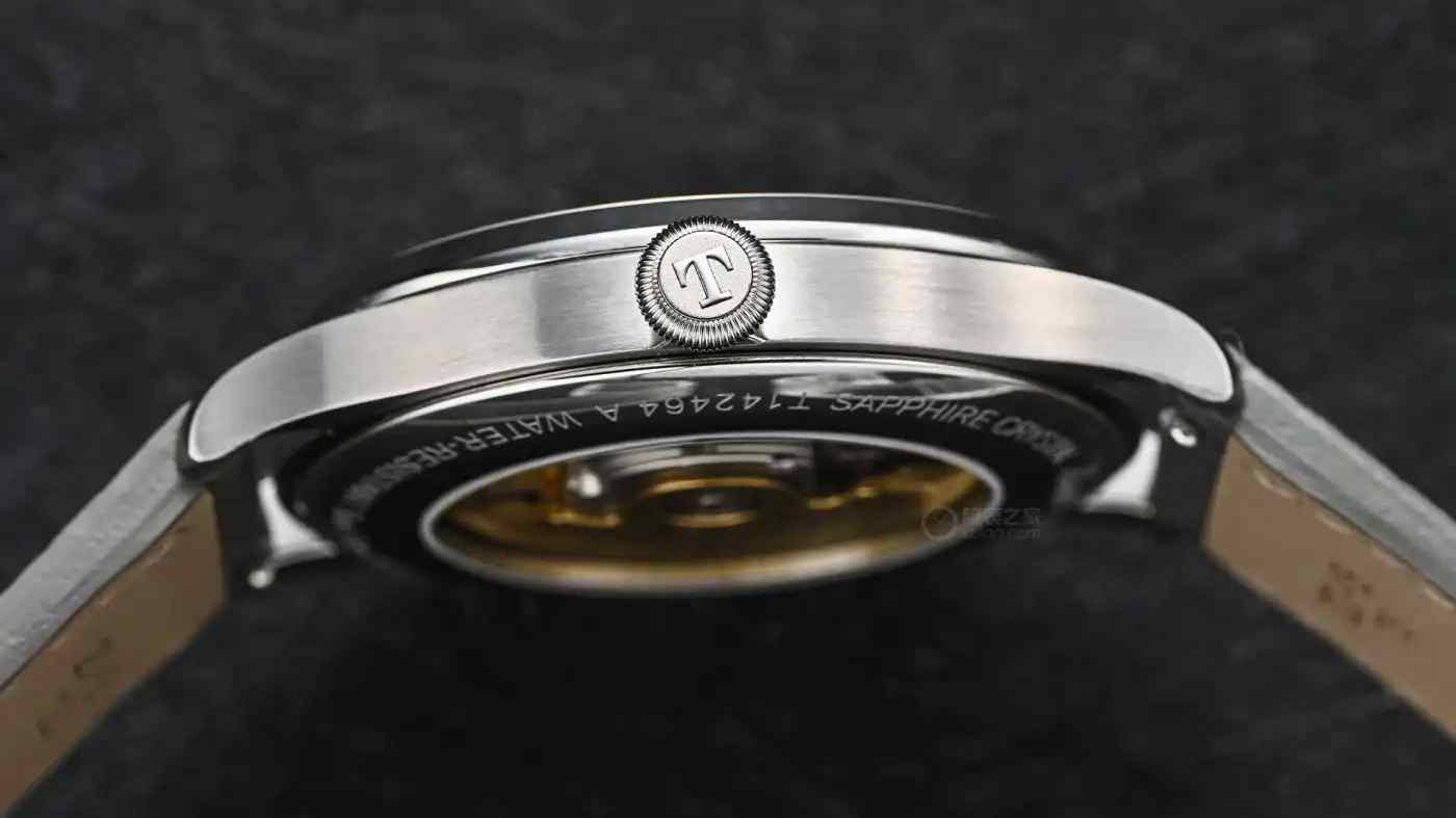 不到七千块，拿下复古天花板！天梭三文鱼盘腕表，颜值与实力并存 | 奈斯探表