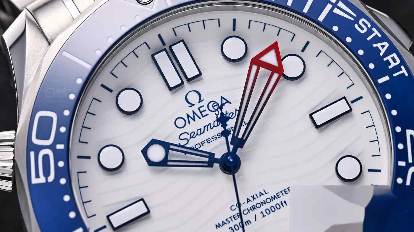 欧米茄海马300米美洲杯特别款！帆船赛计时圈+蓝白陶瓷盘，性能颜值双绝 | 奈斯探表