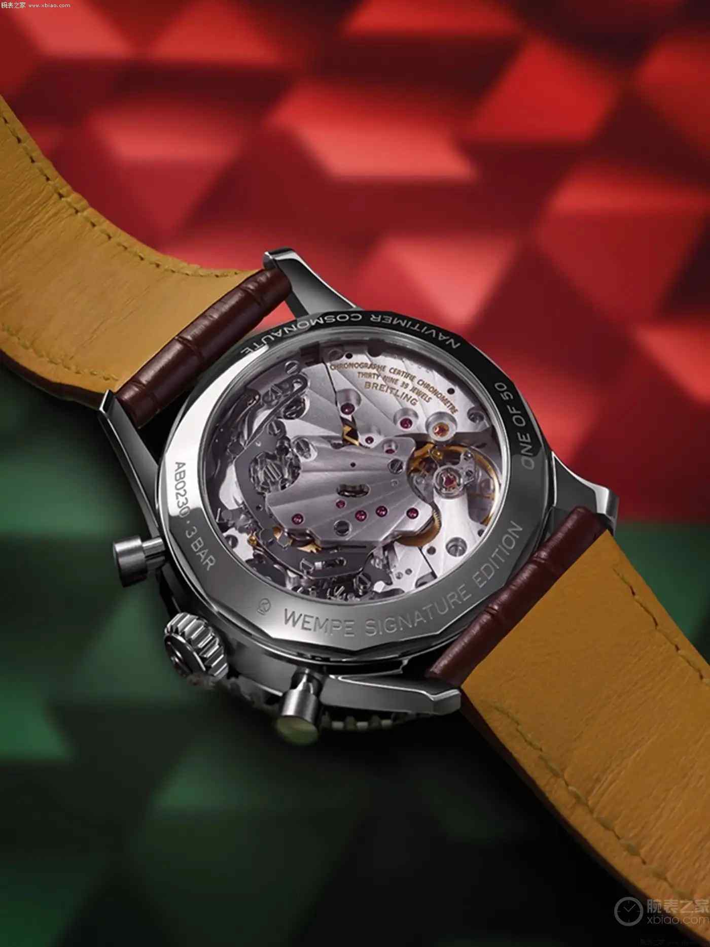 仅50枚！百年灵宇航员限量款绿色盘面计时码表，复古与现代的完美交融 | 奈斯探表