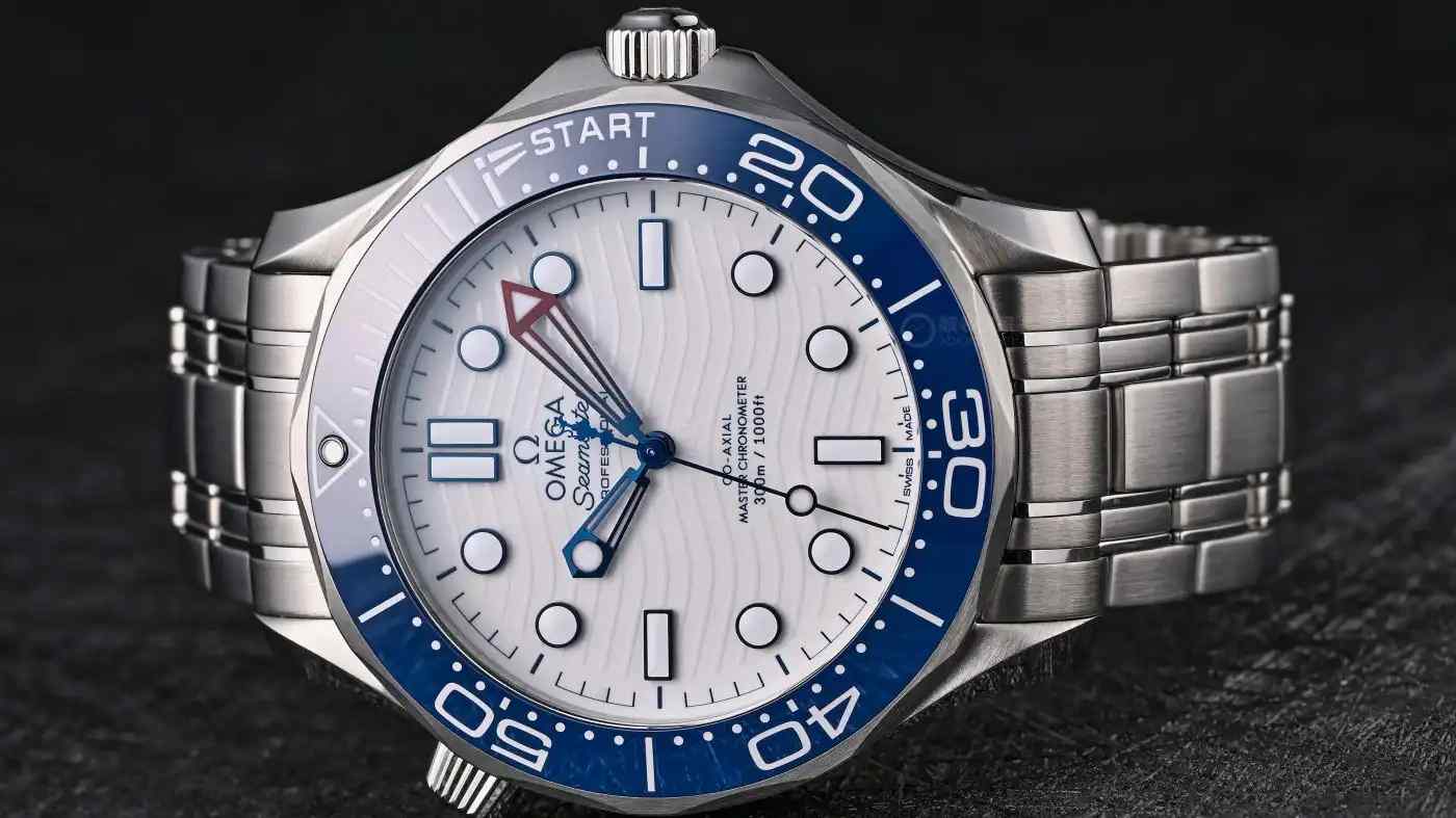 欧米茄海马300米美洲杯特别款！帆船赛计时圈+蓝白陶瓷盘，性能颜值双绝 | 奈斯探表