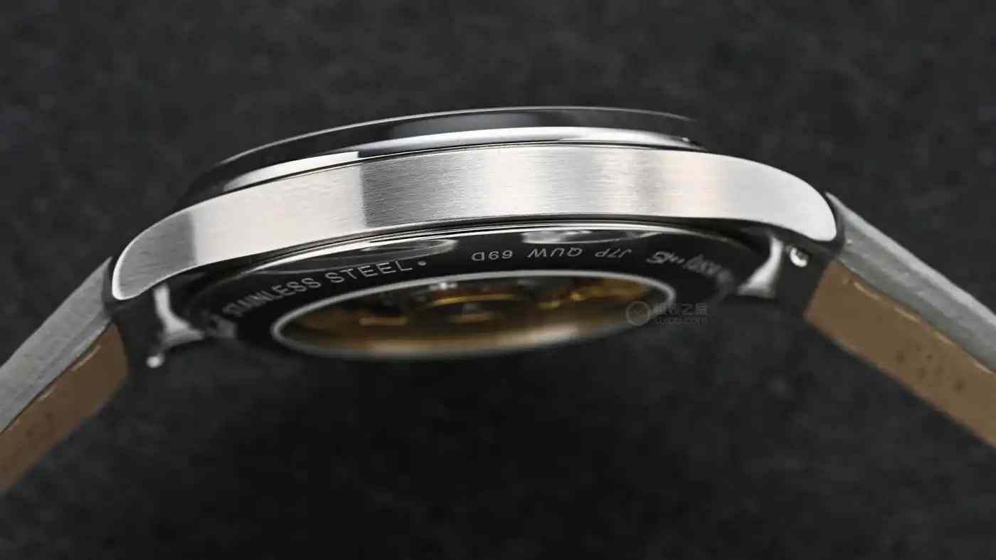 不到七千块，拿下复古天花板！天梭三文鱼盘腕表，颜值与实力并存 | 奈斯探表