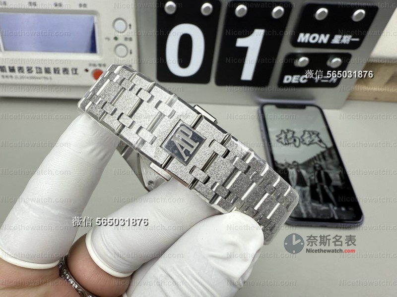 APS厂爱彼26331紫霜金实测：一体机芯+真霜金工艺，戴上就像原装！ | 奈斯探表