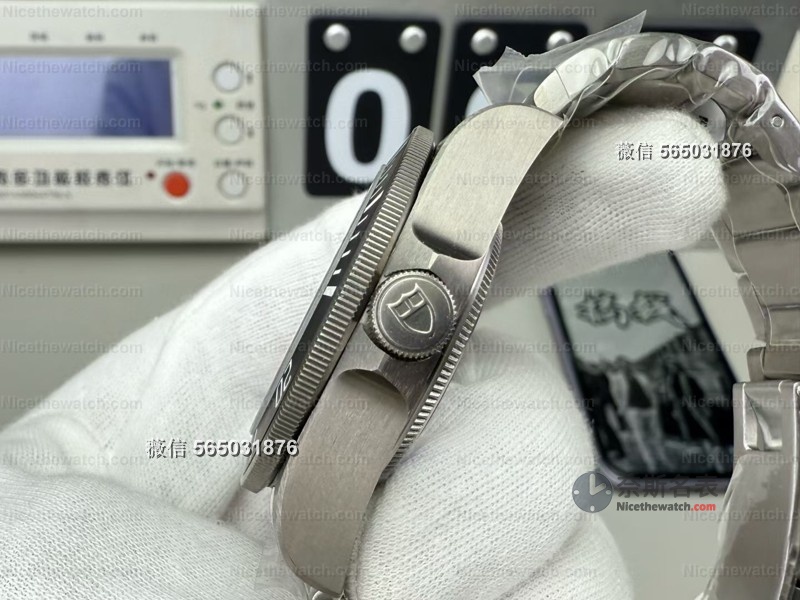 潜水表也能轻如羽？ZF厂钛土豆25600TN深度评测，过敏体质也能戴！ | 奈斯探表