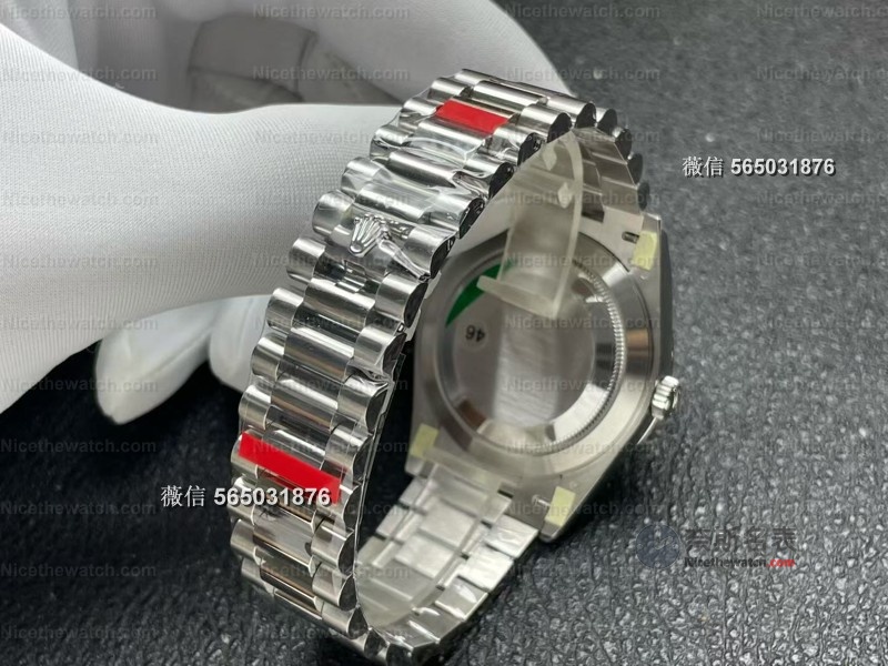 冰蓝放射纹+罗马钉条刻度！VS厂新款VS冰蓝DD日历型V1/V2版本怎么选？ | 奈斯探表