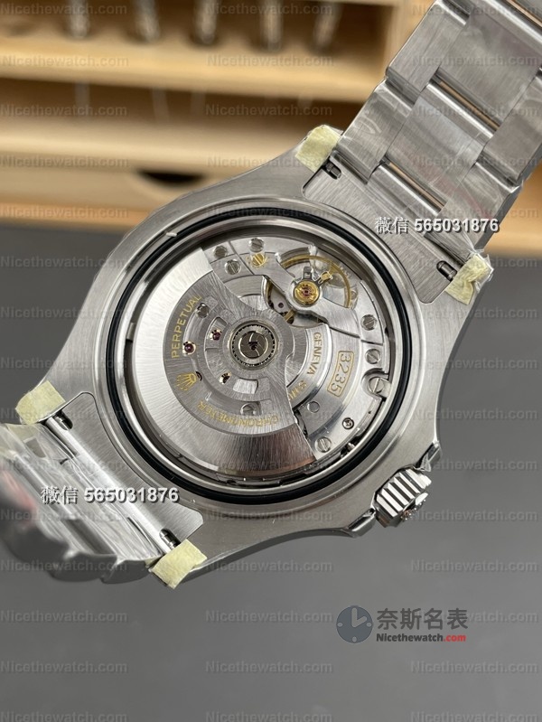 秒针蓝得刚刚好！VS灰游艇丹东3235评测：夜光饱满、圈口不割手、日历瞬跳！ | 奈斯探表