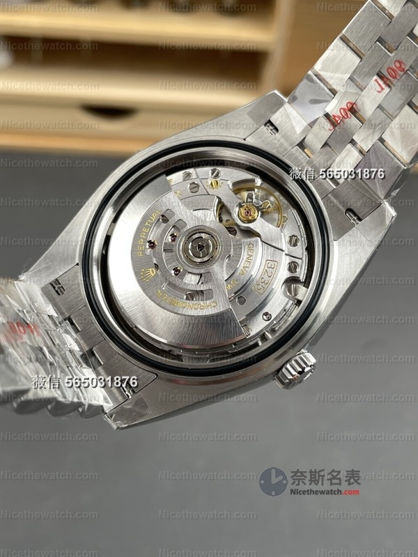 “灰钻=会赚”？VS灰钻日志深度实测：莫桑钻+丹东3235机芯，细节拉满太香了！ | 奈斯探表