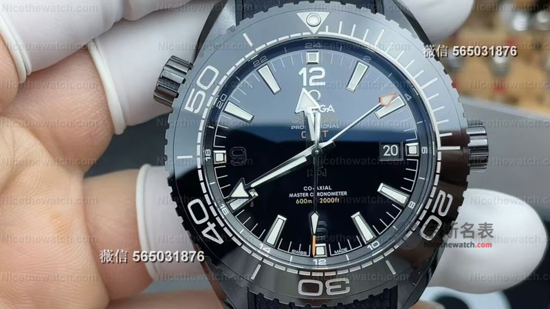 告别电镀黑！VS厂欧米茄深海之黑用真陶瓷+蓝宝石镜面，8906机芯两地时功能全同步 | 奈斯探表