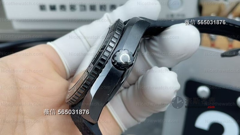 告别电镀黑！VS厂欧米茄深海之黑用真陶瓷+蓝宝石镜面，8906机芯两地时功能全同步 | 奈斯探表