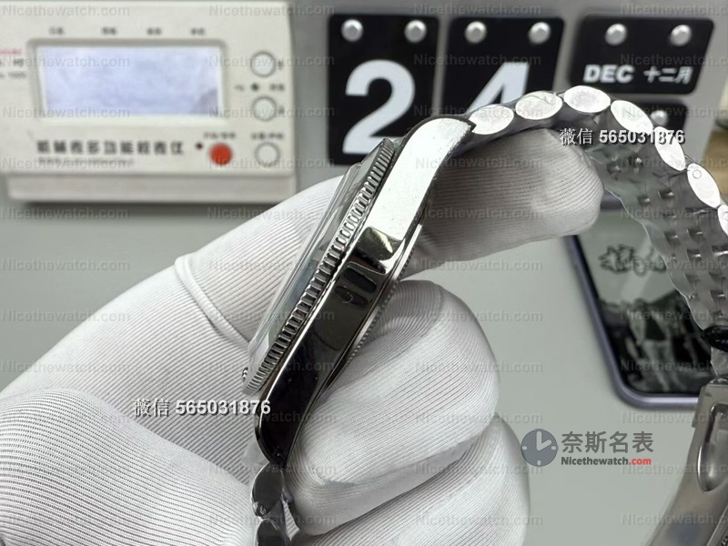 小表盘杀回来了！ZF厂帝舵碧湾54型M79000，湖水蓝沙盘美到窒息！ | 奈斯探表