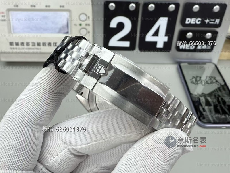 小表盘杀回来了！ZF厂帝舵碧湾54型M79000，湖水蓝沙盘美到窒息！ | 奈斯探表