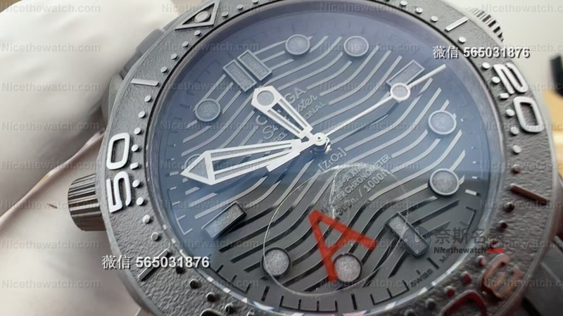 黑武士再进化！VS墨黑海马300升级8806一体机芯，暗黑美学天花板？ | 奈斯探表