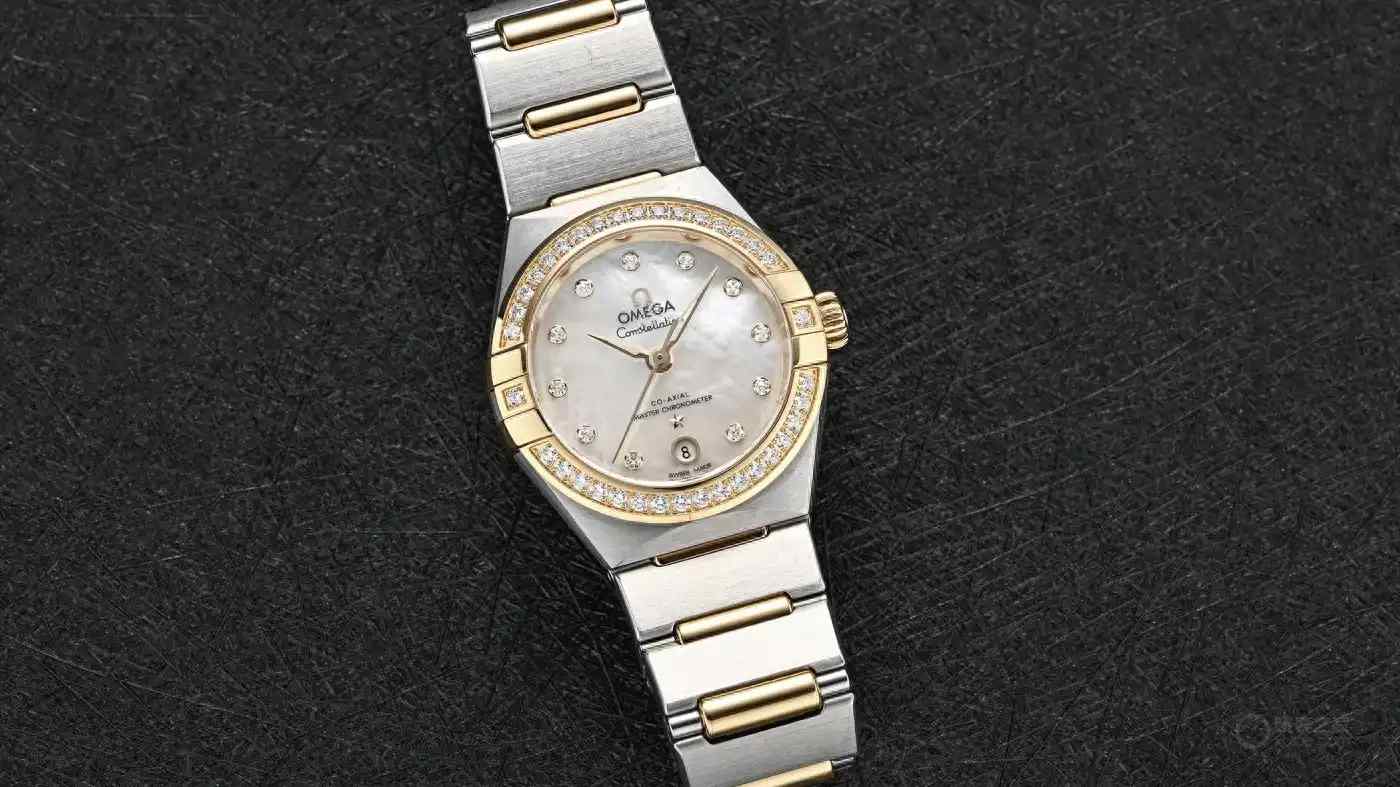欧米茄星座女表凭什么火了40年？曼哈顿爪设计全解析，间金镶钻款美翻了！ | 奈斯探表