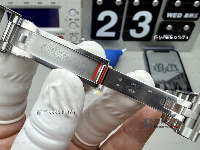 亲自上手VS厂冰蓝迪配重V3版：177克真有分量？丹东4131机芯到底稳不稳？ | 奈斯探表