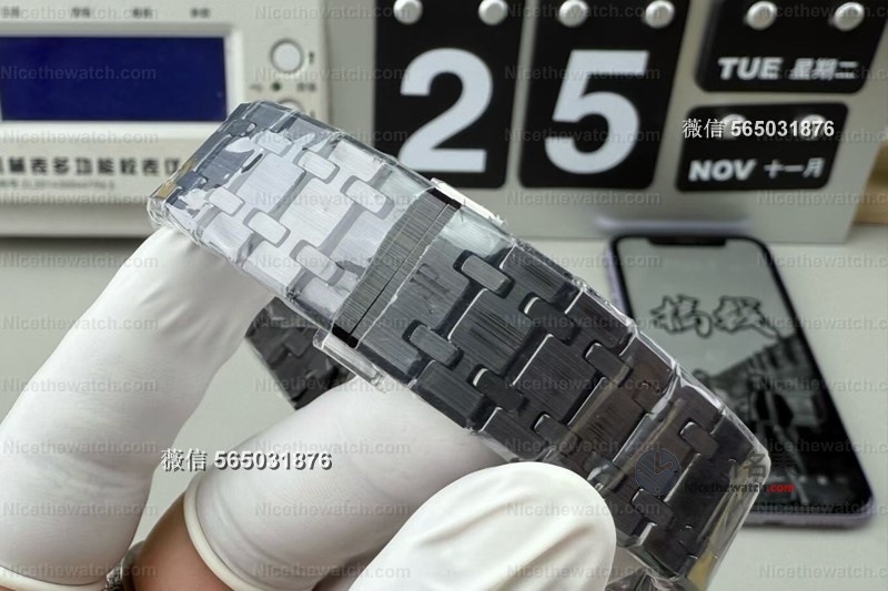 全陶瓷+无卡度机芯！APS爱彼26240黑陶瓷复刻实测，告别一眼假！ | 奈斯探表